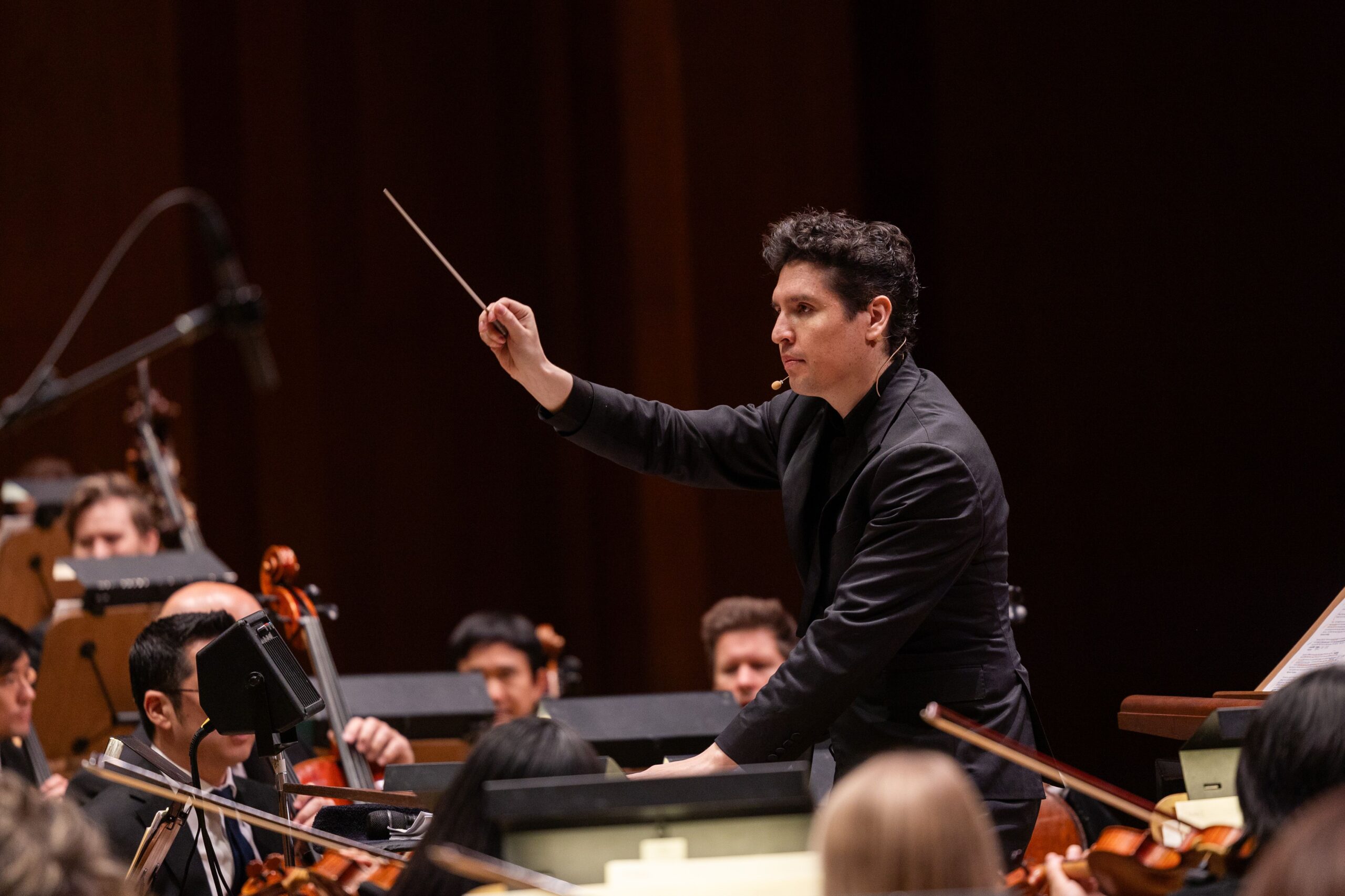 Conductor Gonzalo Farias