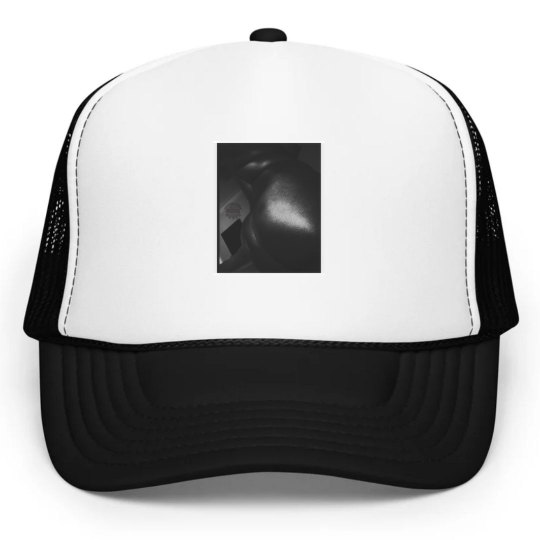 Media Azz Black & White