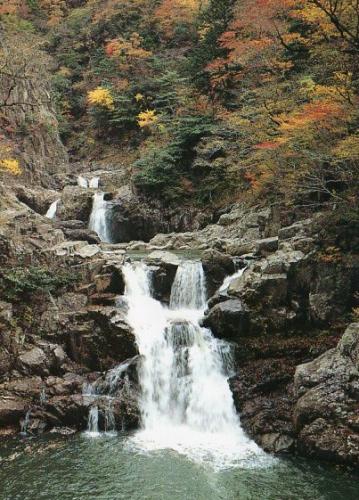 Hiroshima: Three Stairs Fall at Sandankyo Valley