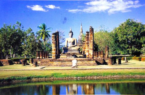 This postcard was from Thailand. A Thai temple card.
I write a article on blog:
http://vintagejhan.blogspot.com/2011/03/special-stamps-on-postcard-1.html