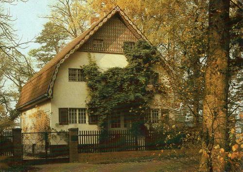 Reni S Wall Of Sent Postcards Page 2